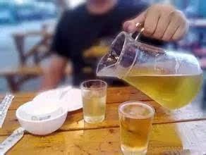 新闻爆料什么啤酒不能喝,哪些啤酒不宜饮用，警惕健康风险