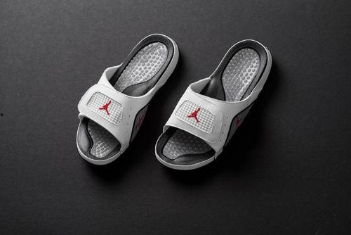 安踏新拖鞋爆料视频下载,时尚与舒适并存，揭秘视频亮点