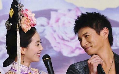 王子妈妈直播爆料最新,明星家庭幕后故事大公开